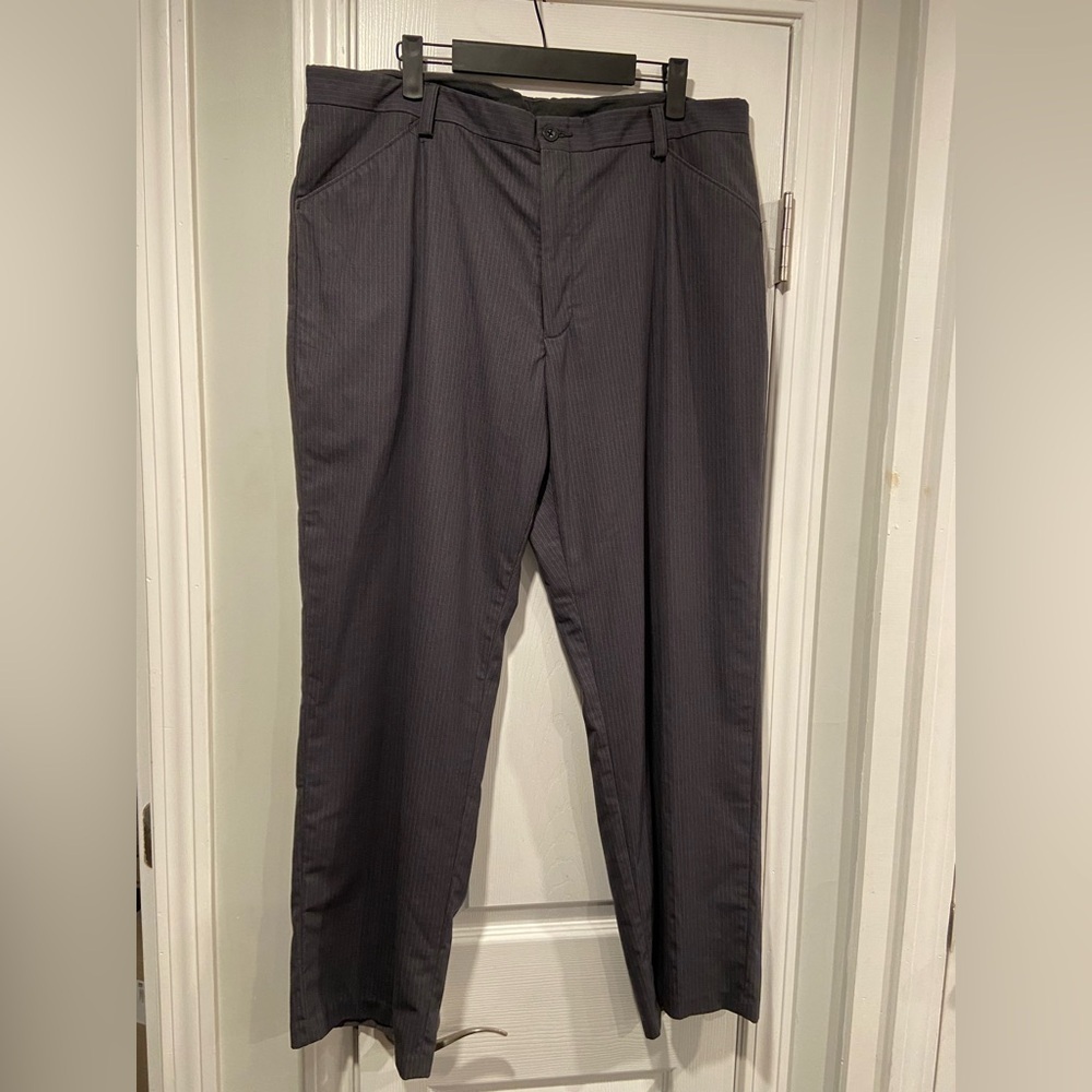 Kenneth Cole Reaction Size 38x30 Gray Pin Stripe Straight Leg Dress Pants